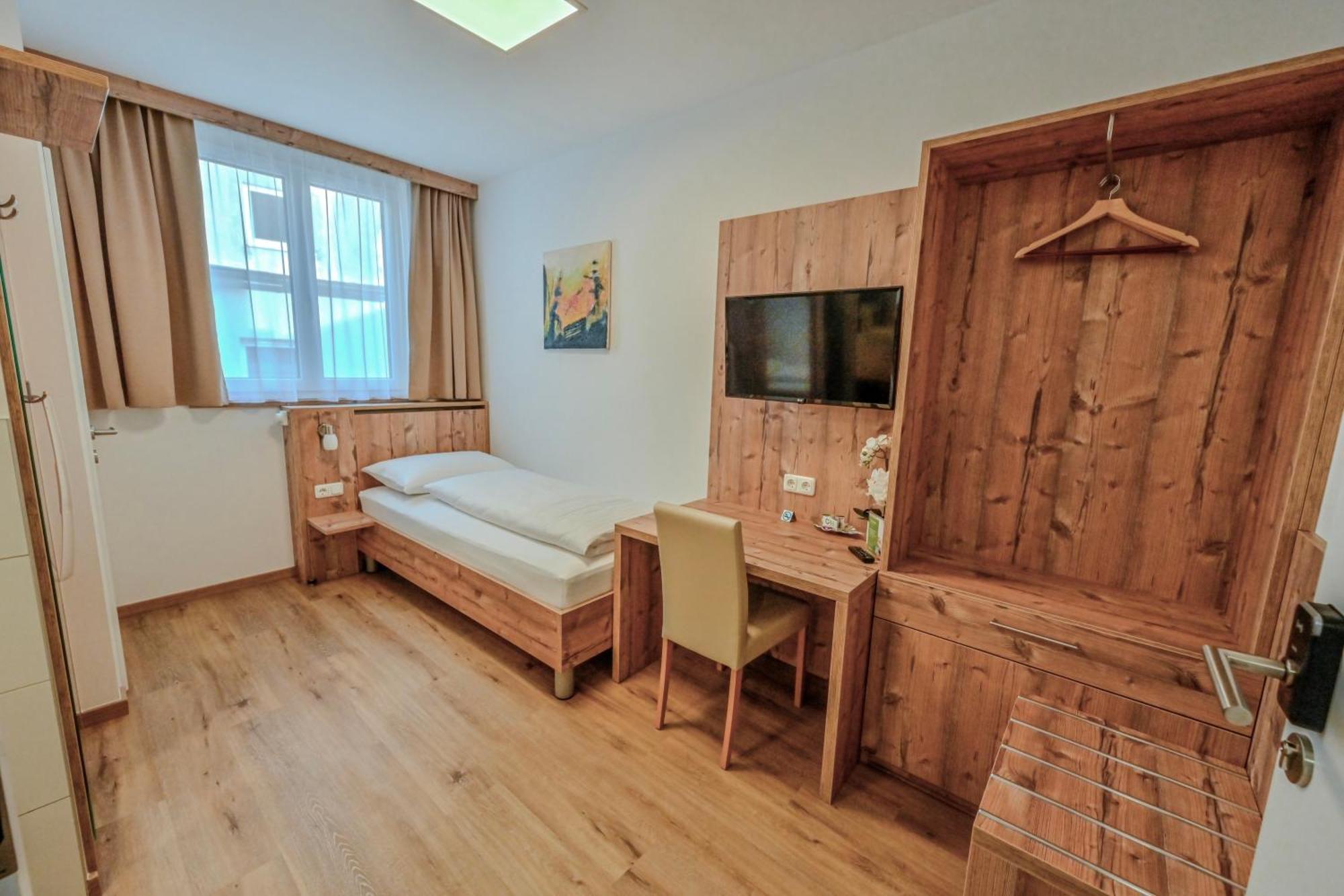 Hotel "City Rooms Wels" Экстерьер фото